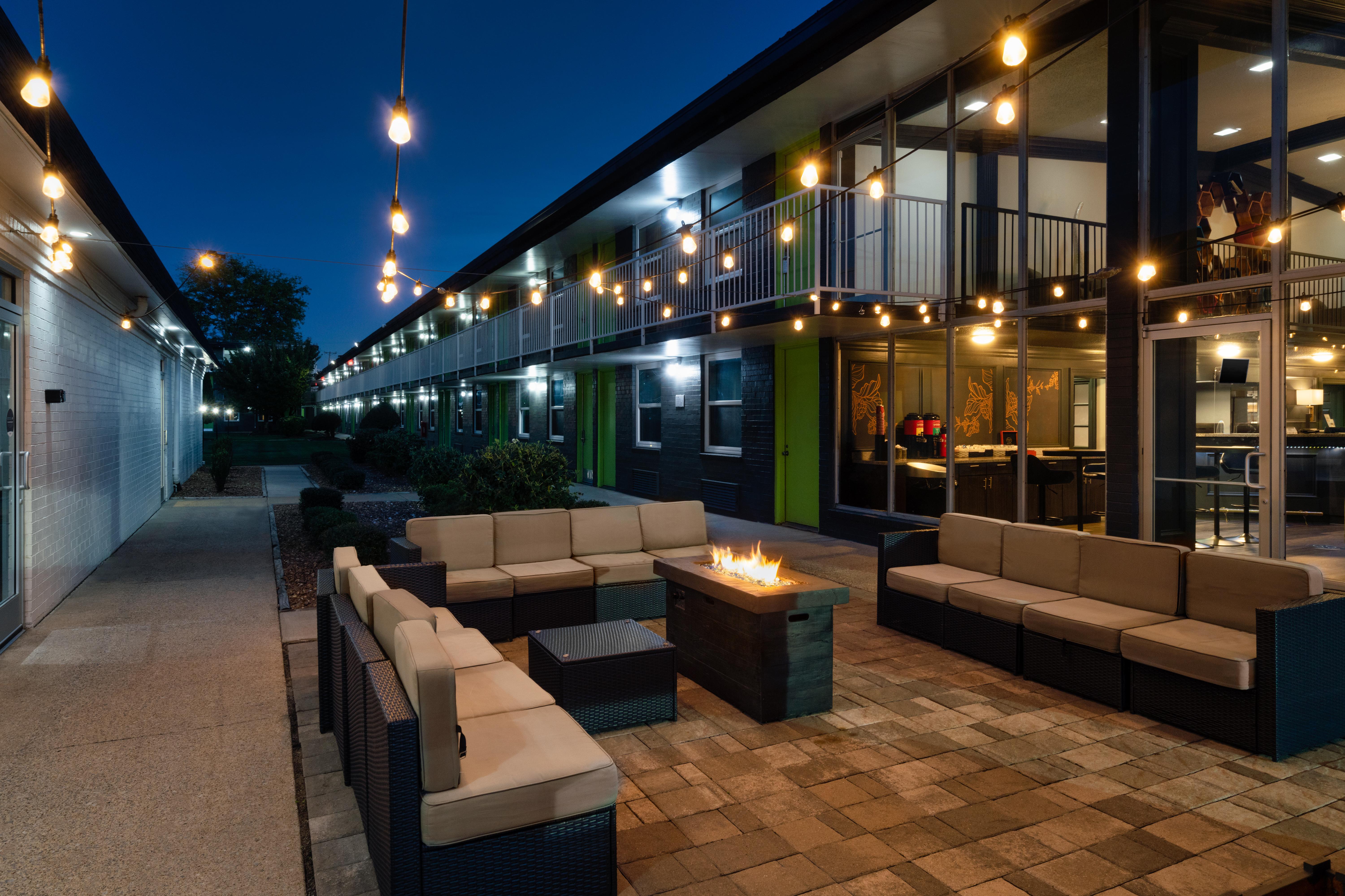Hillside Crossing Hotel Нашвил Екстериор снимка