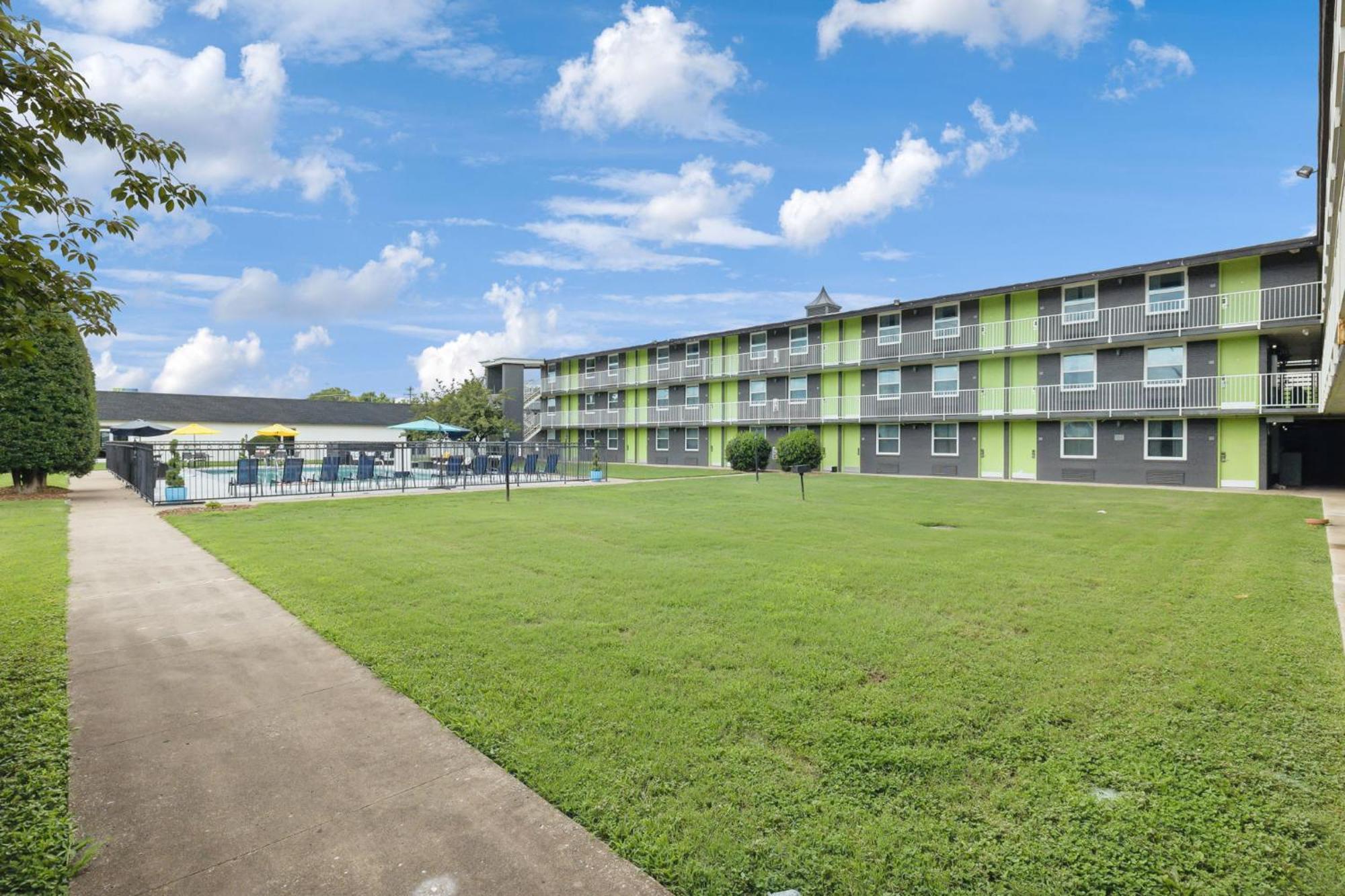 Hillside Crossing Hotel Нашвил Екстериор снимка